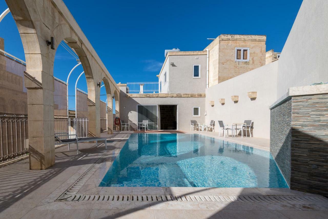 Zeppi'S Luxury Holiday Farmhouse With Private Pool Gharb  Exterior photo